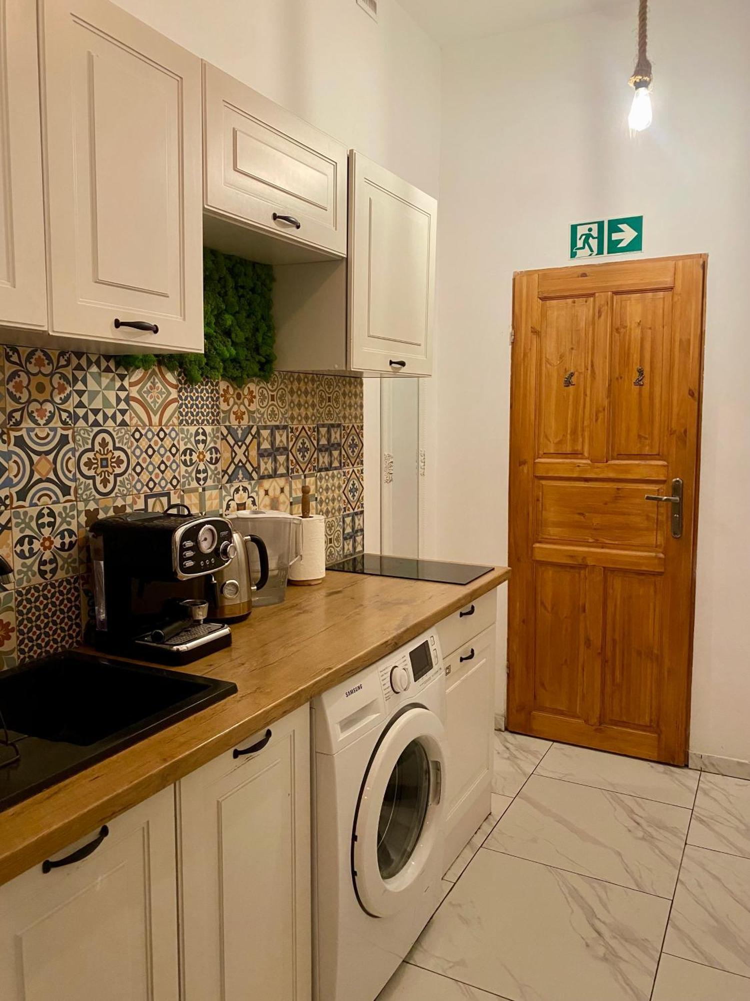 Topolove Rooms & Apartments كراكوفيا المظهر الخارجي الصورة